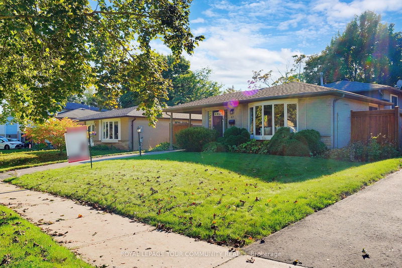 42 Devins Dr, Aurora, L4G 2Z1 | Image 2