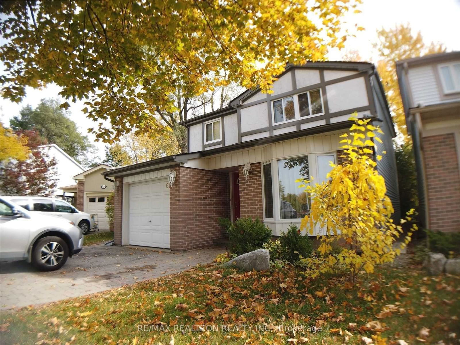 Building in 61 Lillooet Crescent