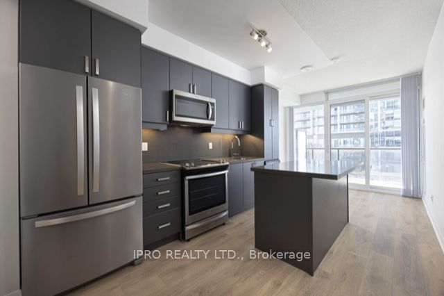 home for lease on 809-7895 Jane Street
