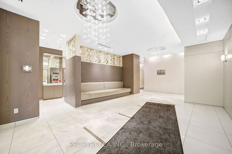  808 - 9088 Yonge St  Richmond Hill, L4C 0Z1 | Image 3