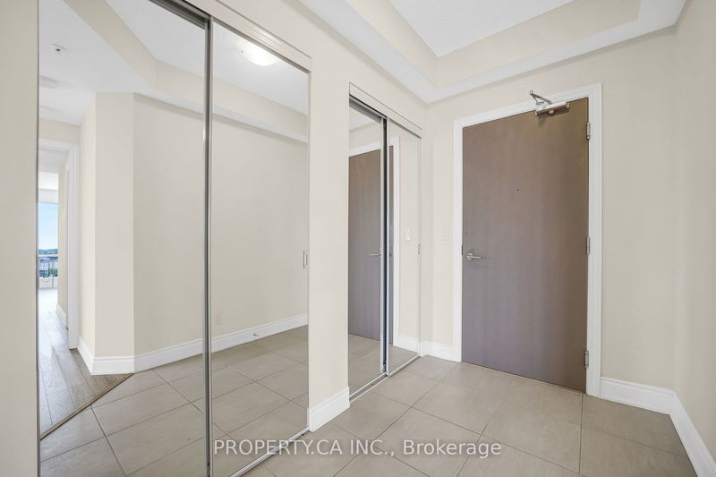  808 - 9088 Yonge St  Richmond Hill, L4C 0Z1 | Image 4