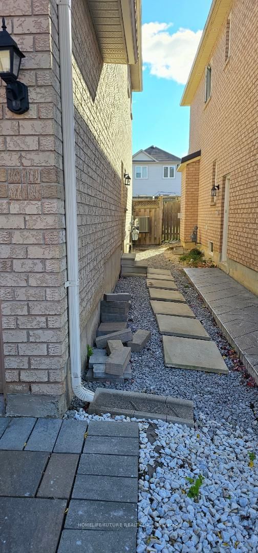 Bsmt - 17 Ferncliffe Cres, Markham, L3S 4N9 | Image 2