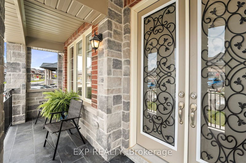 101 Kingknoll Cres  Georgina, L4P 0H8 | Image 5