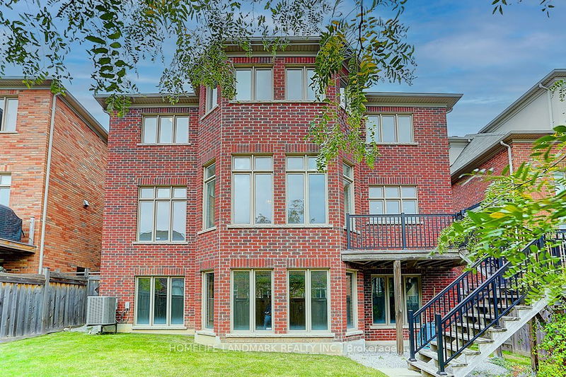 60 Royal West Rd W Markham, L6C 0L5 | Image 39