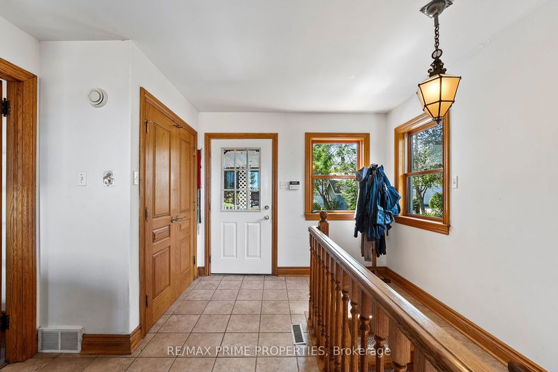 21044 Leslie St  East Gwillimbury, L0G 1R0 | Image 16