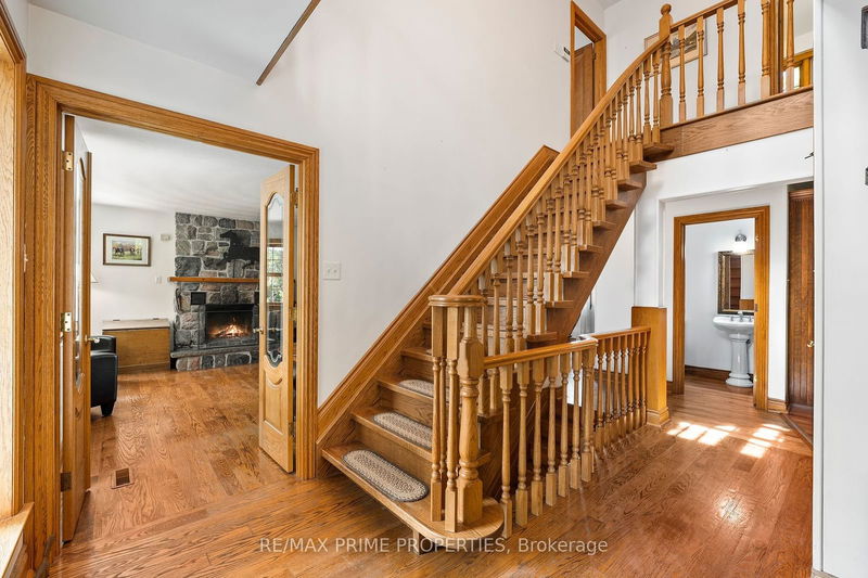 21044 Leslie St  East Gwillimbury, L0G 1R0 | Image 5