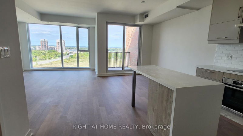 home for lease on 913-38 Simcoe Prom