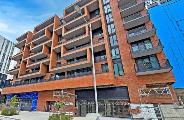 home for lease on C910-38 Simcoe Promenade Street