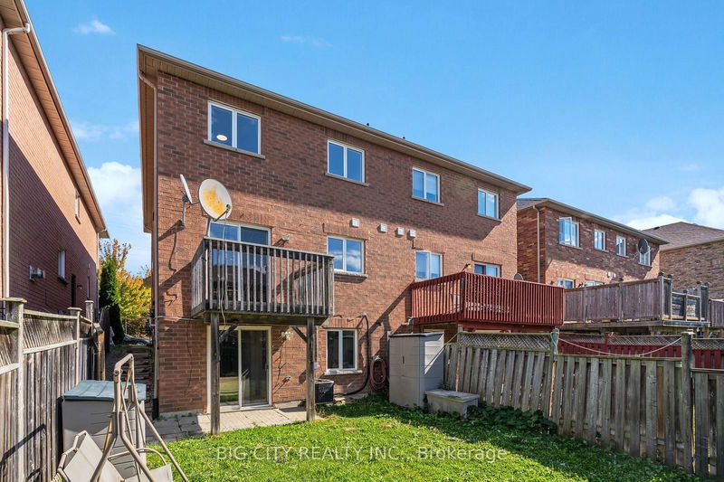 163 Burgess Cres  Newmarket, L3X 2T9 | Image 30