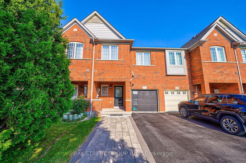 68 Collis Dr  Aurora, L4G 7V5 | Image 1