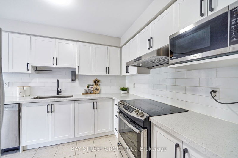 68 Collis Dr  Aurora, L4G 7V5 | Image 13