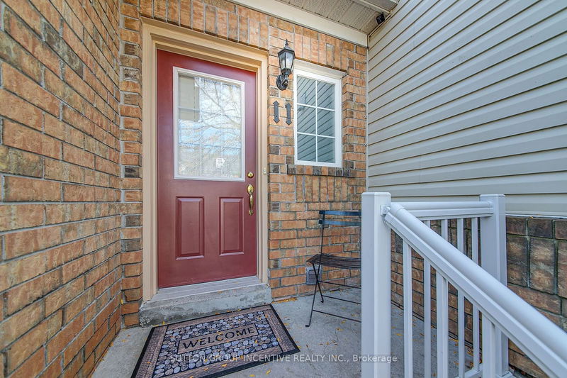 11 Carriage Walk  Aurora, L4G 7J7 | Image 3