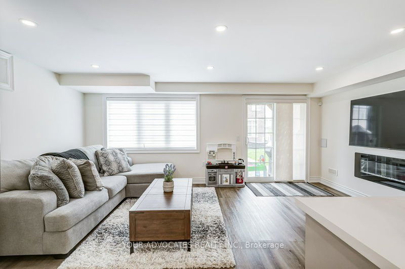 20 Drizzel Cres  Richmond Hill, L4E 1G8 | Image 25