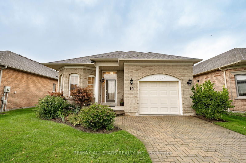 10 Faldos Flight   Whitchurch-Stouffville, L4A 1M8 | Image 1