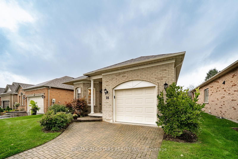 10 Faldos Flight   Whitchurch-Stouffville, L4A 1M8 | Image 3