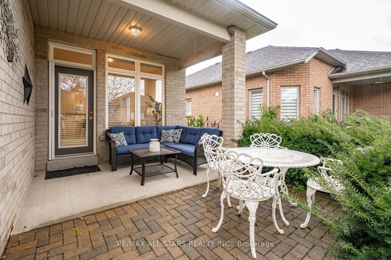 10 Faldos Flight   Whitchurch-Stouffville, L4A 1M8 | Image 36