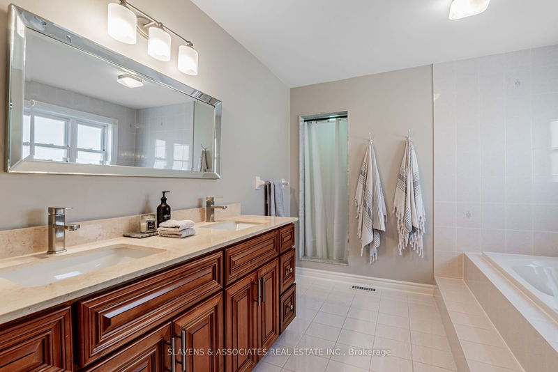 31 Green Ash Cres  Richmond Hill, L4B 3S1 | Image 24