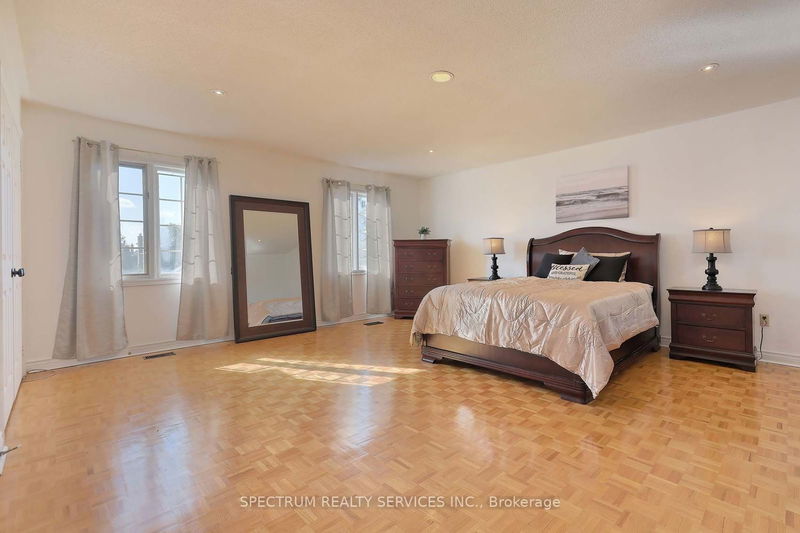 38 Kingsnorth Blvd  Vaughan, L4L 8J1 | Image 24