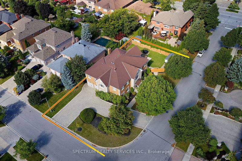 38 Kingsnorth Blvd  Vaughan, L4L 8J1 | Image 4