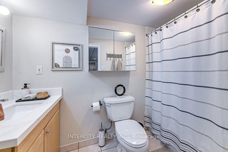 11 Raiford St  Aurora, L4G 6J2 | Image 29