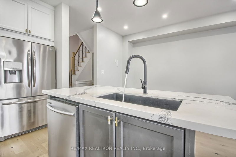 17 Rogers Tr  Bradford West Gwillimbury, L3Z 0G4 | Image 11