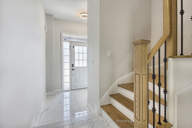 17 Rogers Tr  Bradford West Gwillimbury, L3Z 0G4 | Image 5