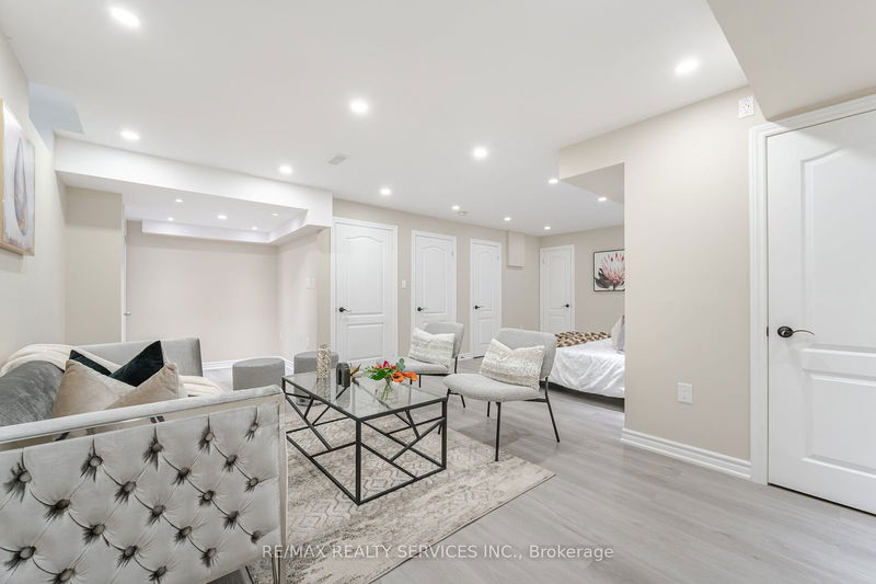 53 Vettese Crt  Markham, L6B 0V7 | Image 30