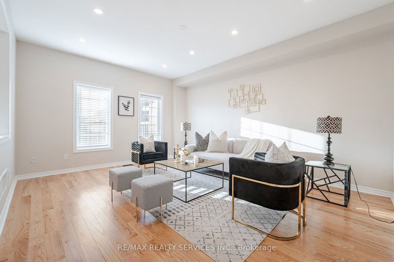 53 Vettese Crt  Markham, L6B 0V7 | Image 4