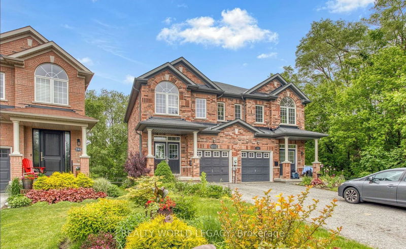 755 John Cole Crt  Newmarket, L3Y 5V7 | Image 2