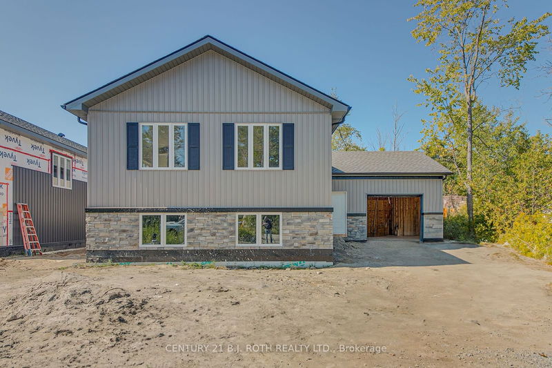 3260 Cove Ave  Innisfil, L9S 2K7 | Image 1