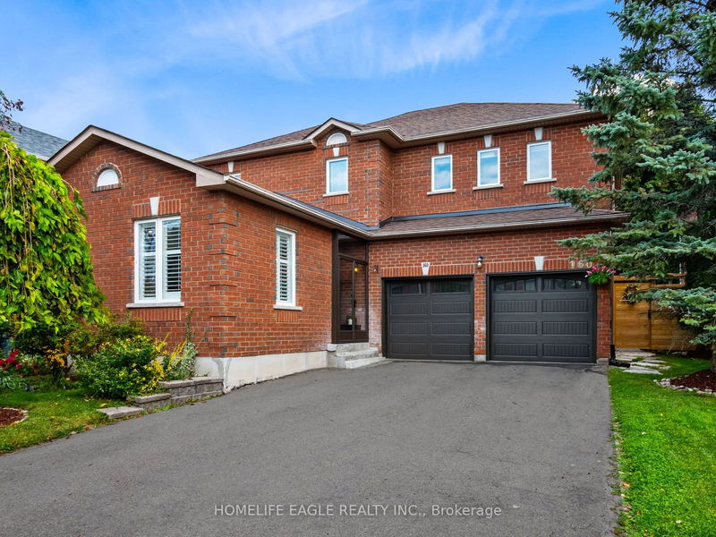 160 Carlyle Cres  Aurora, L4G 6P8 | Image 2