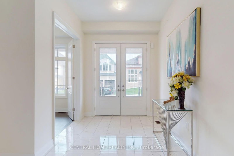 27 Upbound Crt, East Gwillimbury, L9N 0E5 | Image 3