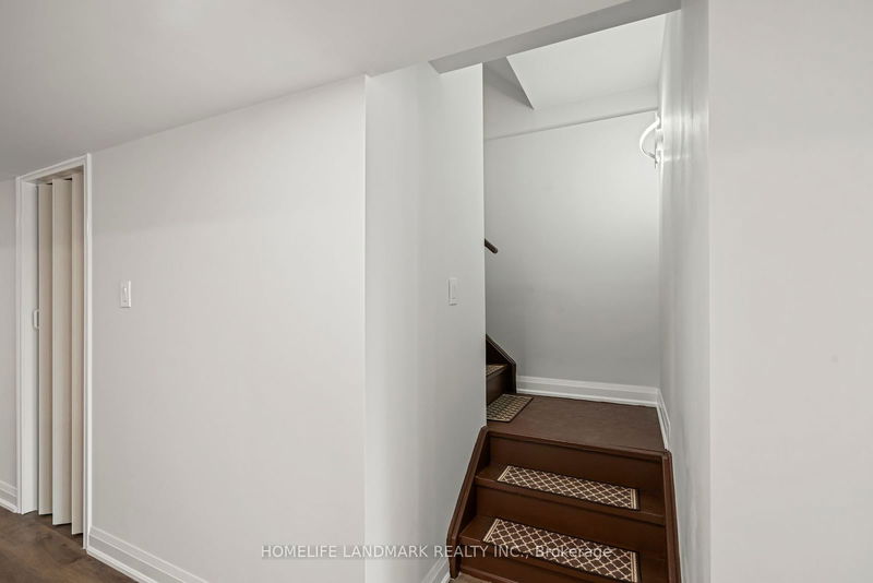 99 Collin Crt  Richmond Hill, L4E 0X8 | Image 21