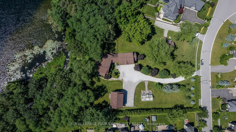 6 & 8 Macleod Estate Crt  Richmond Hill, L4E 0B1 | Image 9