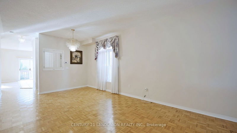 10 Fairlawn Ave  Markham, L6C 2E7 | Image 5