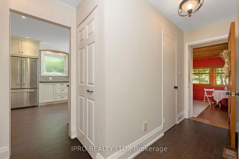 136 Golf Club Crt  Richmond Hill, L4C 5C9 | Image 19