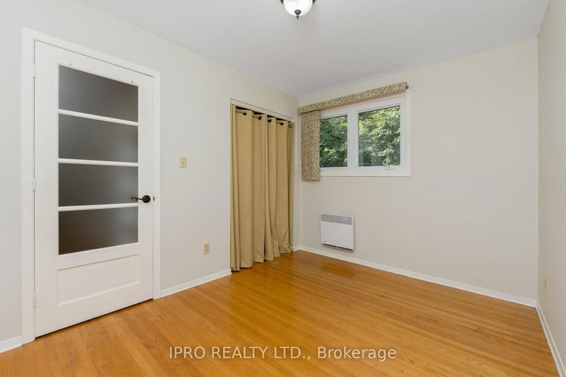 136 Golf Club Crt  Richmond Hill, L4C 5C9 | Image 27