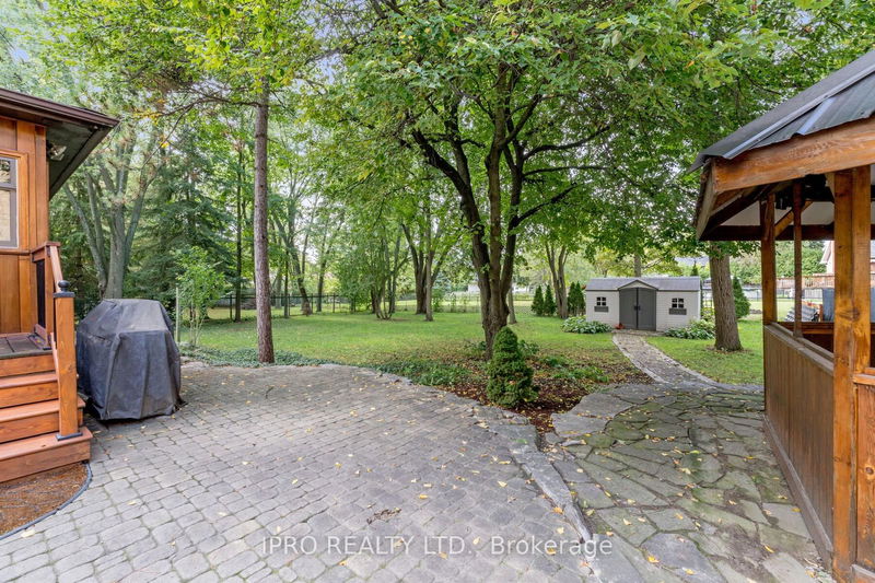 136 Golf Club Crt  Richmond Hill, L4C 5C9 | Image 35