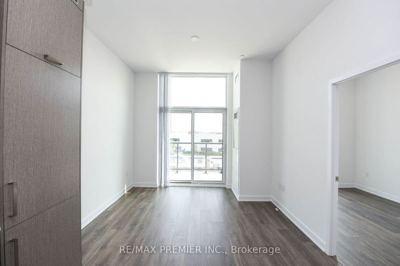  311 - 60 Honeycrisp Cres  Vaughan, L4K 0N5 | Image 11