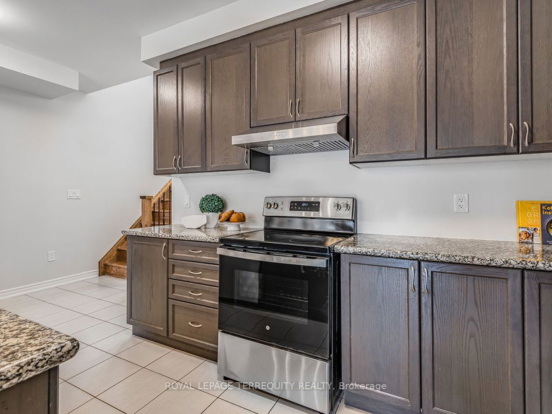 386 Chouinard Way  Aurora, L4G 1A6 | Image 16