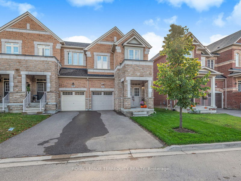 386 Chouinard Way  Aurora, L4G 1A6 | Image 2