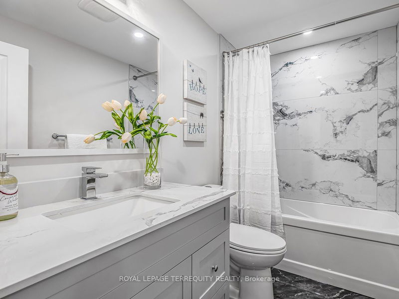 386 Chouinard Way  Aurora, L4G 1A6 | Image 31