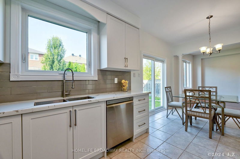 65 Grandlea Cres  Markham, L3S 4A2 | Image 12