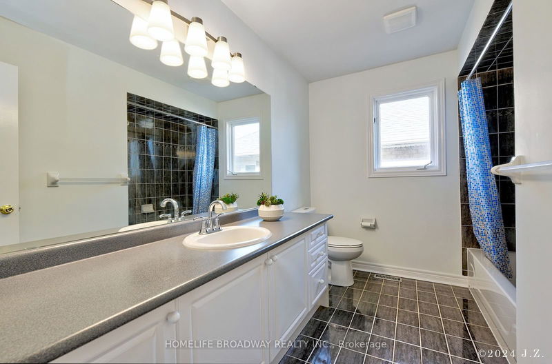 65 Grandlea Cres  Markham, L3S 4A2 | Image 30