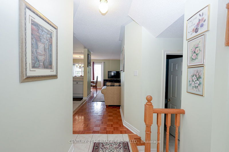 499 Rourke Pl  Newmarket, L3Y 8S9 | Image 15