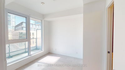 Unit 3305 — 950 Portage Pkwy, Vaughan - Vaughan Corporate Centre image-0-4