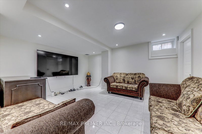 99 Benjamin Dr  Vaughan, L4L 1H7 | Image 25