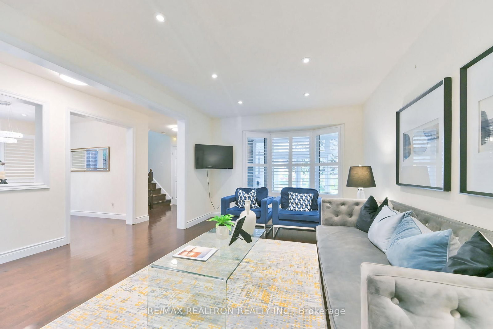 Listing Image 7