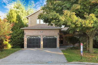 311 Sheridan Crt  Newmarket, L3Y 8P9 | Image 1