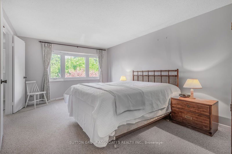 91 Eleanor Circ  Richmond Hill, L4C 6K6 | Image 14